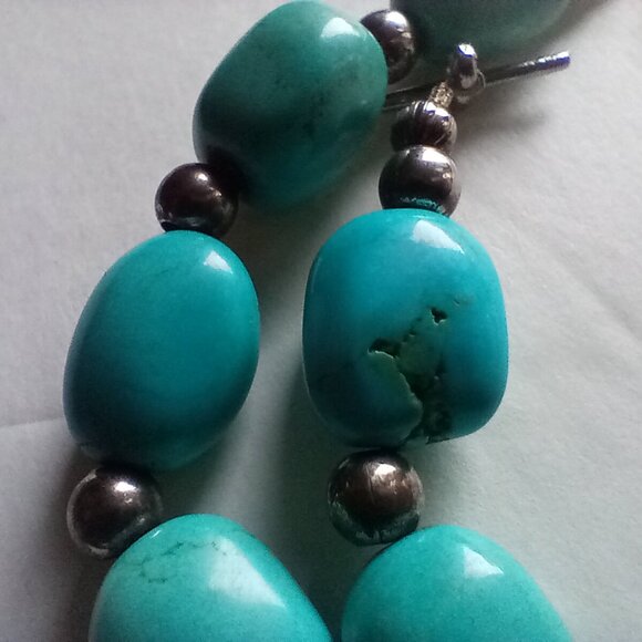 Genuine Vintage Native American Tumbled Turquoise and Silver Bead Necklace - Picture 7 of 9